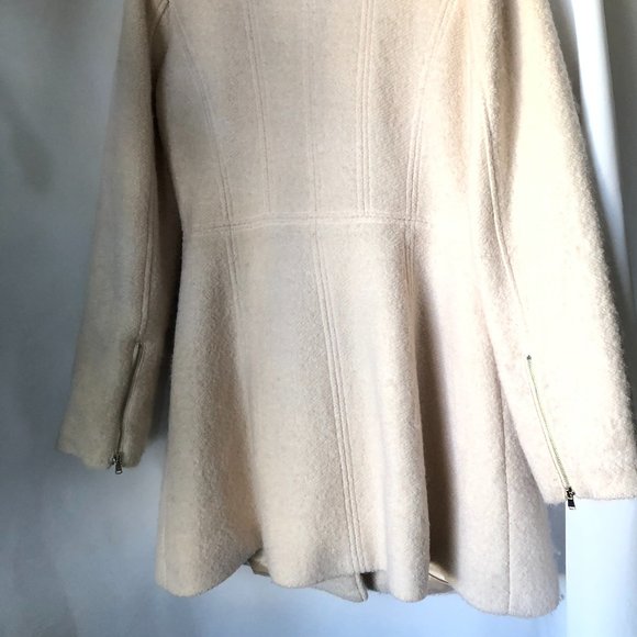 πFitted Coat w/ Wool | Cream Color (Size M) - Picture 6 of 8